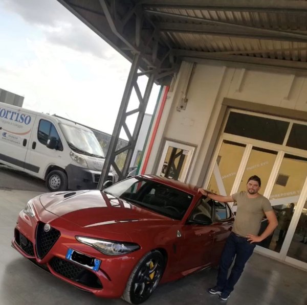 Consegna Alfa Romeo Giulia Quadrifoglio - KeyBee Noleggio