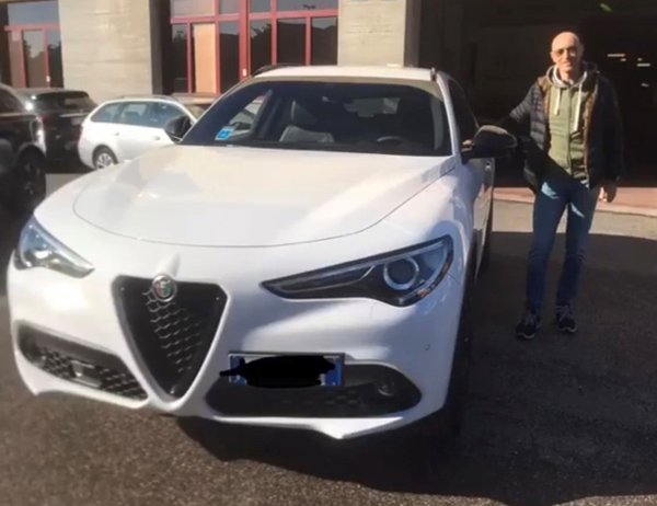Consegna Alfa Romeo Stelvio - KeyBee Noleggio