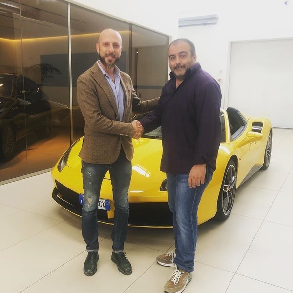 Consegna Ferrari 488 - KeyBee Noleggio