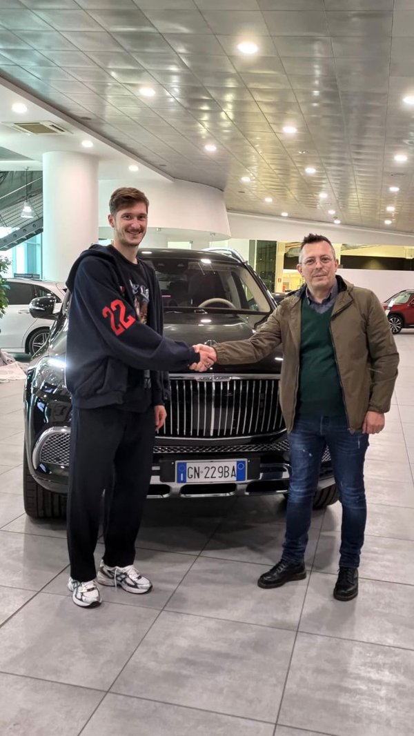 Consegna Mercedes-Maybach - KeyBee Noleggio