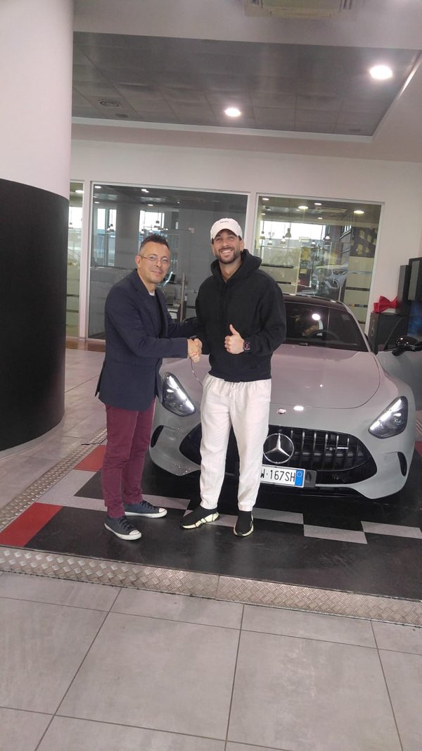 Consegna Mercedes AMG GT - KeyBee Noleggio